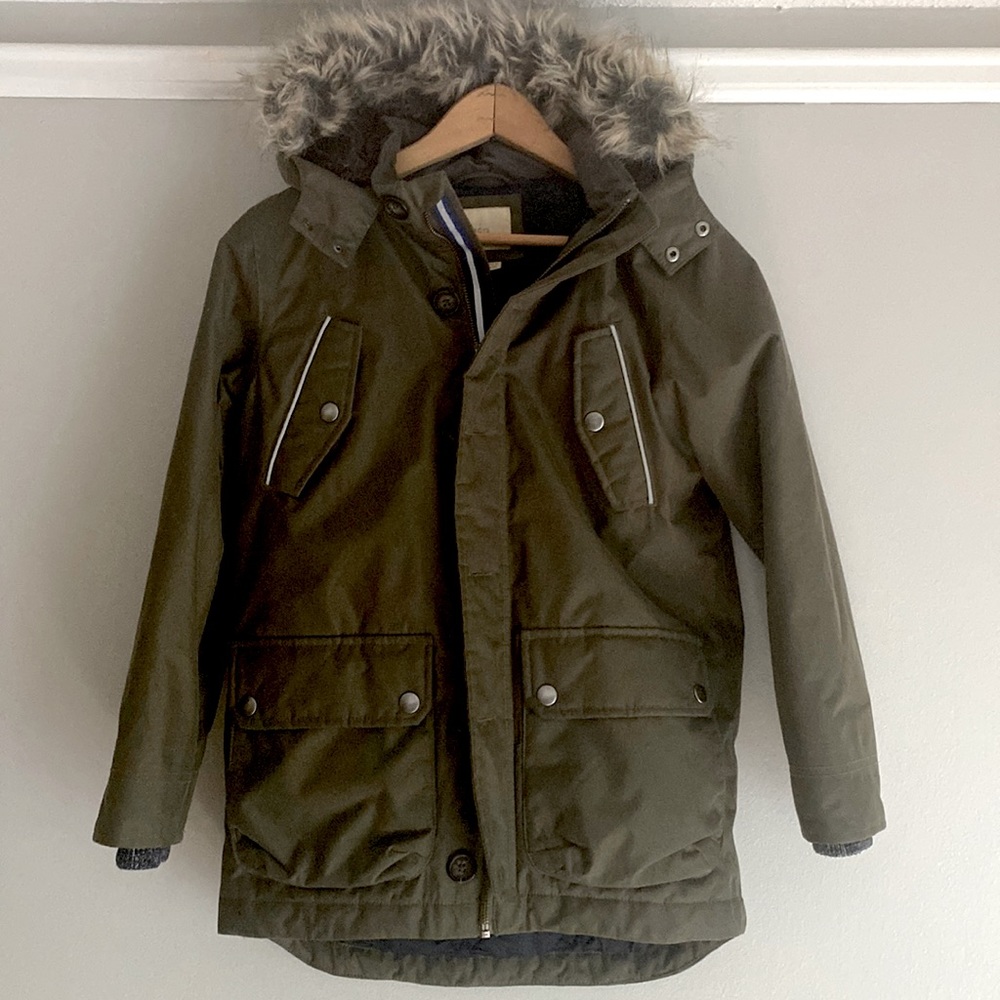 Boden winter jacket kids quilt lined faux fur trim 4 pockets ribbed inner cuff M